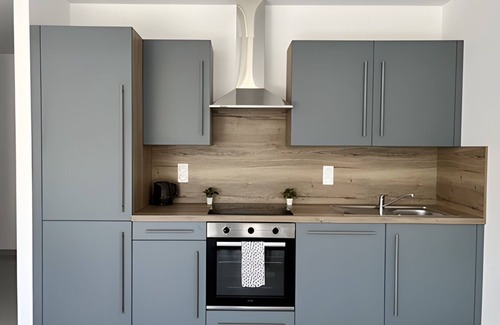 Simandres Apartment | Logement Neuf en Rez-de-jardin Avec Parking à 20 min de Lyon