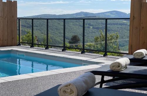 Chateau-Chinon Hotel | Logis Hôtel-Restaurant Au Vieux Morvan, au cœur de la Bourgogne, Piscine & Spa, Hôtel Climatisé