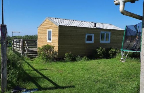 Dieppe Ski Chalet | LOGT VUE MER AVEC TRAMPOLINE ET PONEY le long du GR