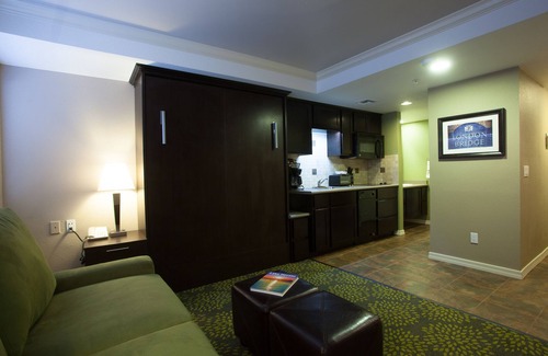 Lake Havasu City Resort | London Bridge Resort