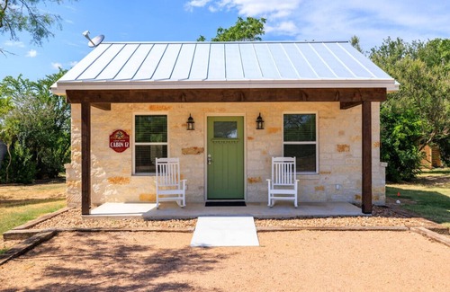 Fredericksburg Cabin | Lone Star Cabin No. 12