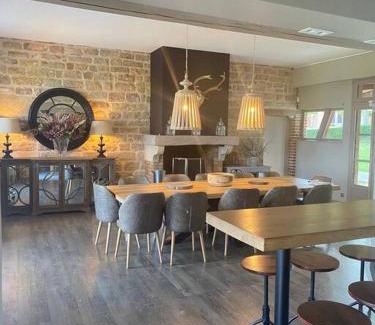 Saint-Germain-du-Bois Villa | Longère de château en Bourgogne - avec piscine