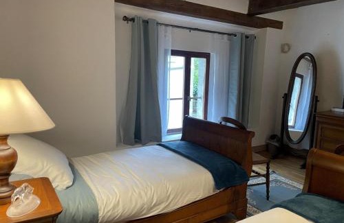 Hyds House | Longère historique au cœur de la nature avec jardin, proche Montluçon - FR-1-489-397