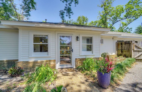 Long Beach Cottage | Long Beach Cottage, Walk to Beach & Downtown!
