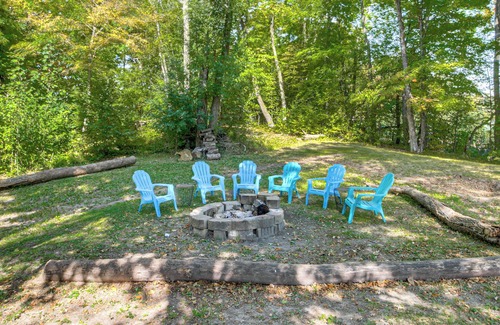 Parkers Prairie Cabin | 'Long Lake Lodge' w/Watercrafts & Fire Pits