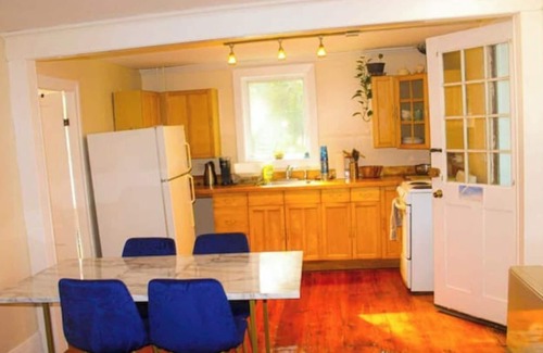 Amherst House | Long Mountain 4BR 1Br Suite in Amherst