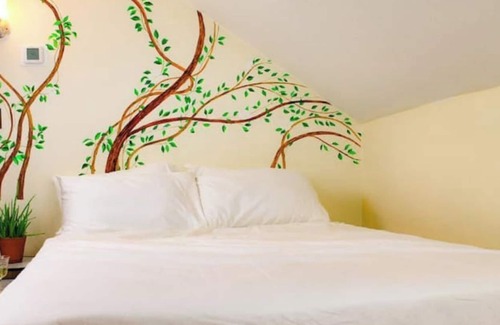 Amherst House | Long Mountain 4BR 1Br Suite in Amherst