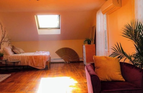 Amherst House | Long Mountain 4BR 1Br Suite in Amherst