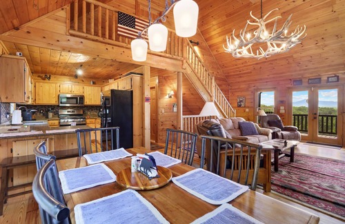 Mineral Bluff Cabin | Long range mountain views with total privacy and well equipped.