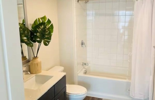 Legacy Park Apartment | Long Term Stay Peaceful Minimalistic Quiet Retreat