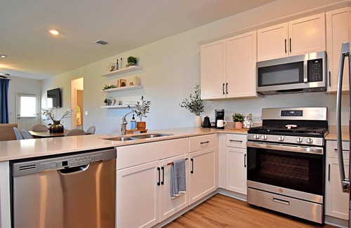 Del Valle House | Long-term Stays | Family-friendly | Communal pool!