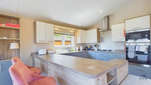 Ryde House | Long View in Roebeck Country Park, sleeps 4, beach 3.5 miles.