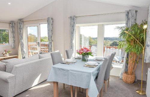 Ryde House | Long View in Roebeck Country Park, sleeps 4, beach 3.5 miles.