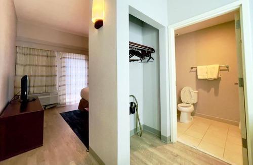 Fossil Creek Hotel | Longhorn Inn & Suites - Fort Worth Fossil Creek