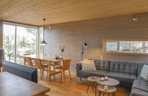 Risor House | Look forward to your vacation in this unique cottage in beautiful surroundings.