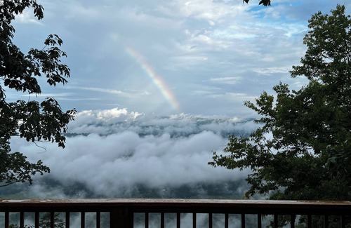 Lookout Mountain House | Lookout Mountain VIEWS Spacious 5-bedroom house on west brow