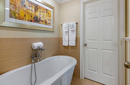 Lincoln Hotel | Loon Mountain in your backyard overlooking the Pemigiwasset River 1170 sq feet.