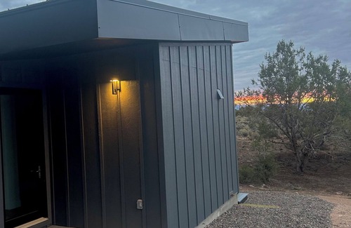 Cedaredge Cottage | Lost Buck Resort - A modern cottage surrounded by native trees & beautiful view