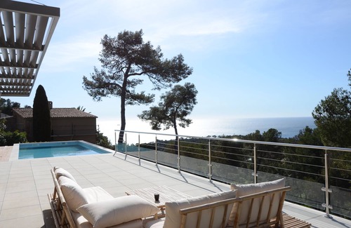 Carqueiranne Villa | Loue Villa de Prestige Avec Grande Piscine et Splendide vue mer