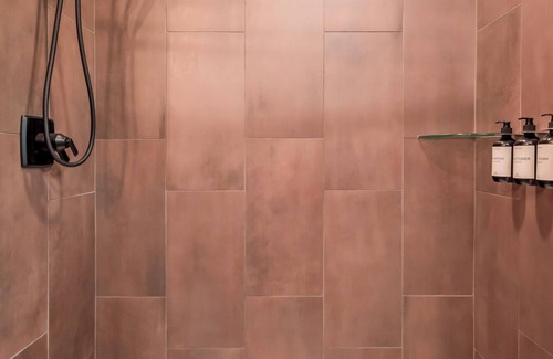 Prescott Apartment | Lounge & Cozy Living | Free Parking