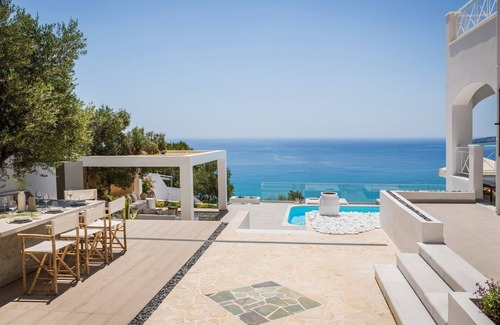 Mousata Villa | Lourdas White Villa
