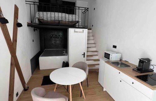 Le Mourillon Apartment | Love room avec jacuzzi toulon