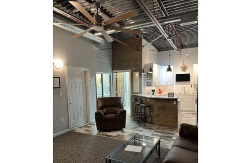 Ottumwa Apartment | Lovely 2 Bedroom apartment, free parking