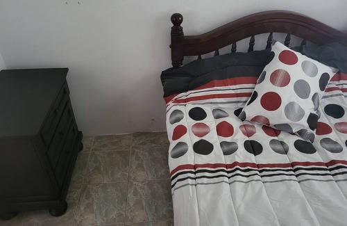 Pueblo House | Lovely 2 bedroom house with WiFi and free parking