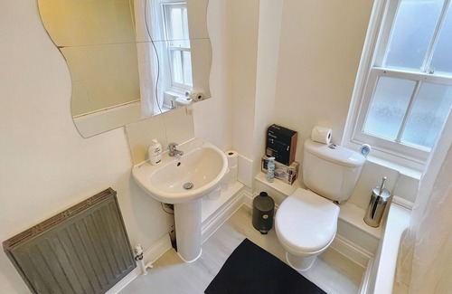 Putney Apartment | Lovely 2-bedroom serviced apartment