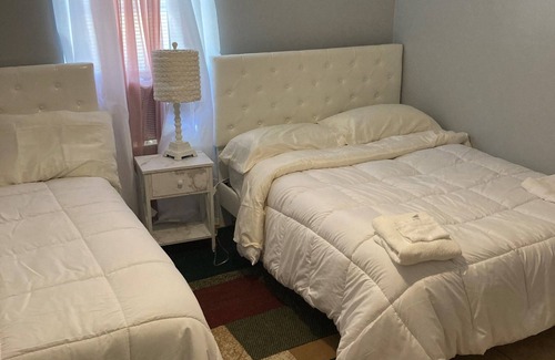 Griffin Heights Apartment | lOVELY 2BD/1BATH WITH INDOOR FIREPLACE NEAR FSU 5 MIN FROM FAMU