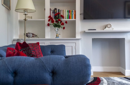 Norbiton Apartment | Lovely 3 BDR apartment w/free parking and garden