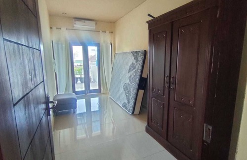 Mataram House | Lovely 3-bedroom house with AC in Mataram