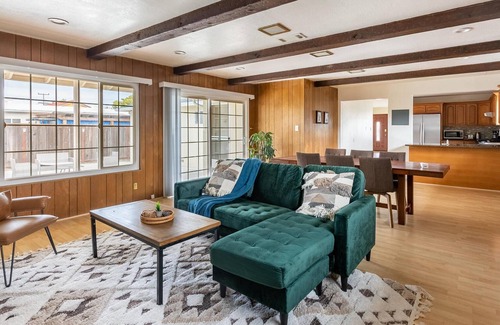 Newark Apartment | Lovely 3BR Home in Newark + Pet-friendly