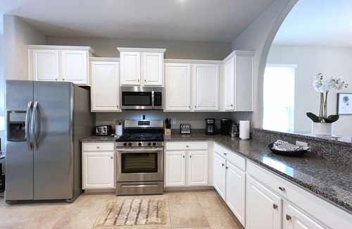 Sunridge Woods House | Lovely 5 Bed Game Spa Pool Home in Solterra Resort