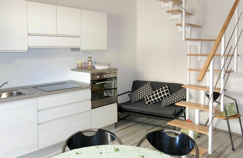 Cologna Spiaggia Villa | Lovely apartment in villa with A/C, hot tub, pool, WIFI, TV, patio, pets allowed and panoramic v.
