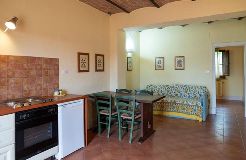 Villa Santa Maria Apartment | Lovely apartment for 4 guests with WIFI, pool, A/C, TV, balcony and pets allowed