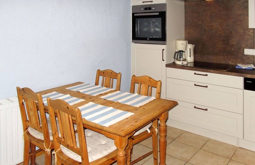 Altenkirchen Villa | Lovely apartment in villa for 4 guests with WIFI, TV, terrace and pets allowed