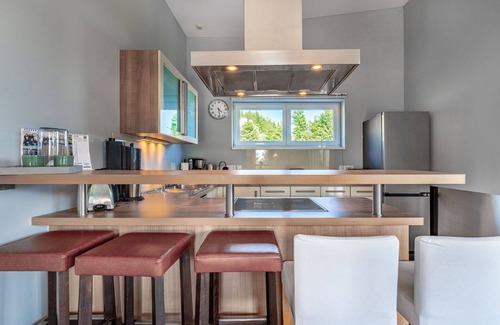 Sankt Urban Apartment | Lovely apartment for 6 guests with WIFI, TV, balcony and pets allowed