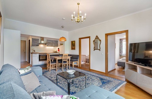 Sankt Urban Apartment | Lovely apartment for 5 guests with WIFI, balcony and panoramic view