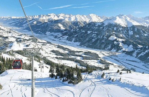 Paß Thurn Apartment | Lovely apartment for 6 guests with WIFI, pool, TV and balcony