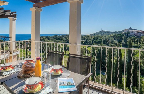 Cap Esterel Apartment | Lovely apartment for 4 guests with pool, WIFI, terrace and pets allowed