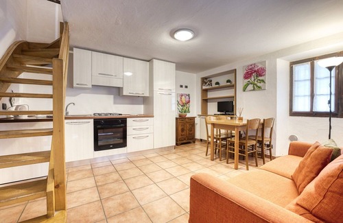 Macugnaga Apartment | Lovely apartment for 2 guests with TV, pets allowed and panoramic view