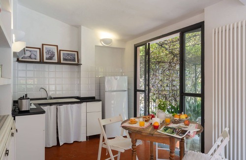 Prela Apartment | Lovely apartment for 3 guests with TV, patio and pets allowed