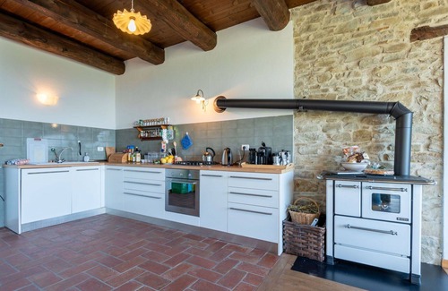 Murazzano Apartment | Lovely apartment for 4 guests with WIFI, terrace, pets allowed and panoramic view