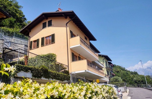 Aurogna Apartment | Lovely apartment for 5 guests with WIFI, TV, terrace and pets allowed