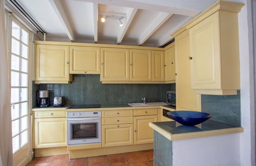 Hyeres Apartment | Lovely apartment for 6 people with WIFI, TV and terrace