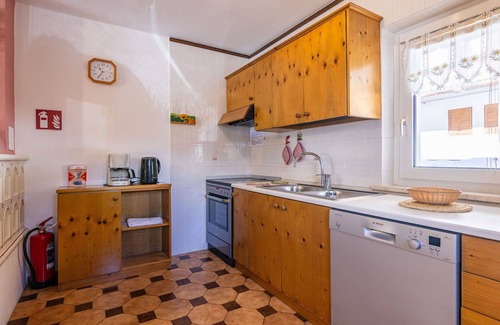 Penia Apartment | Lovely apartment for 6 people with WIFI, TV and patio