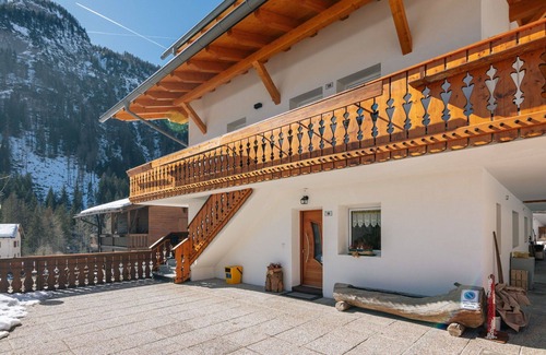 Penia Apartment | Lovely apartment for 6 people with WIFI, TV and patio