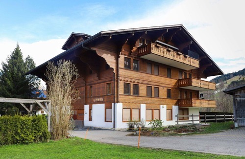 Saanen Apartment | Lovely apartment for 8 people with WIFI, TV and terrace
