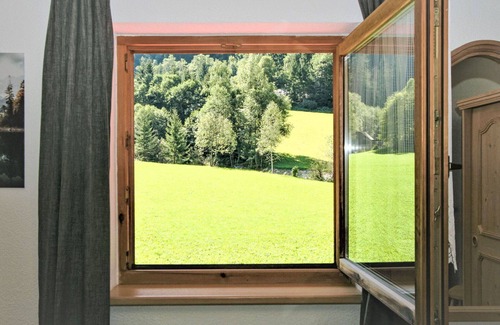 Ginzling Apartment | Lovely apartment for 5 people with balcony and pets allowed